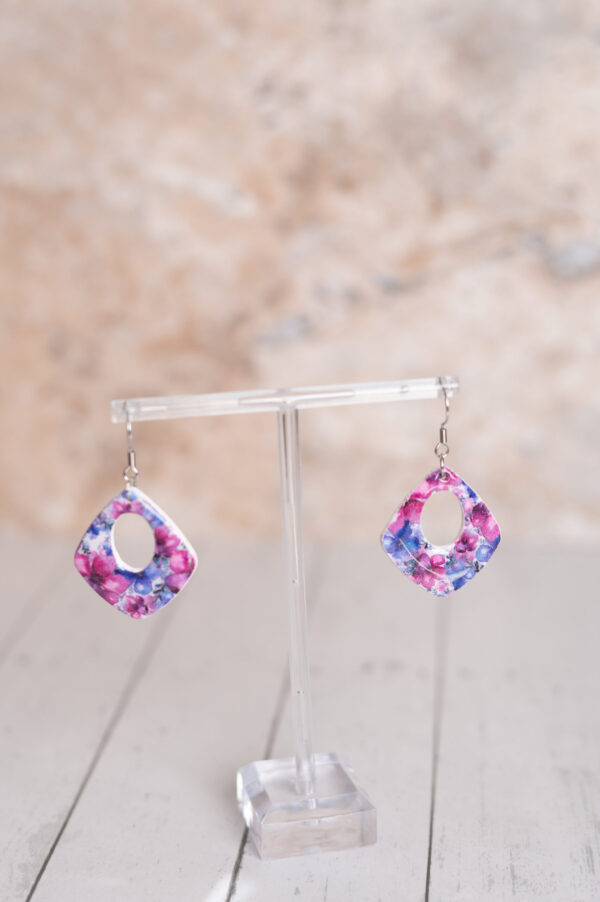 DSC_7548 Purple and Blue Floral Diamond Shaped