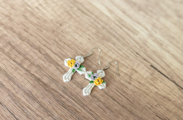 DSC_7993 Floral Cross White