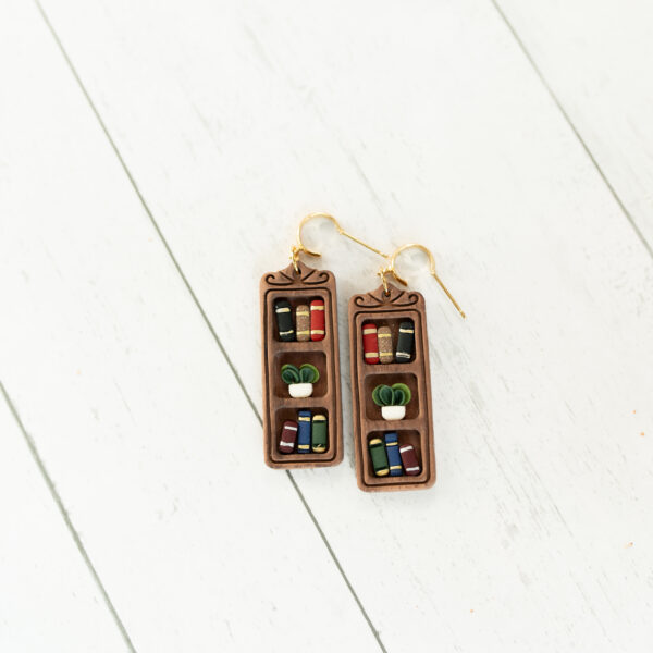Antique Bookshelf 002