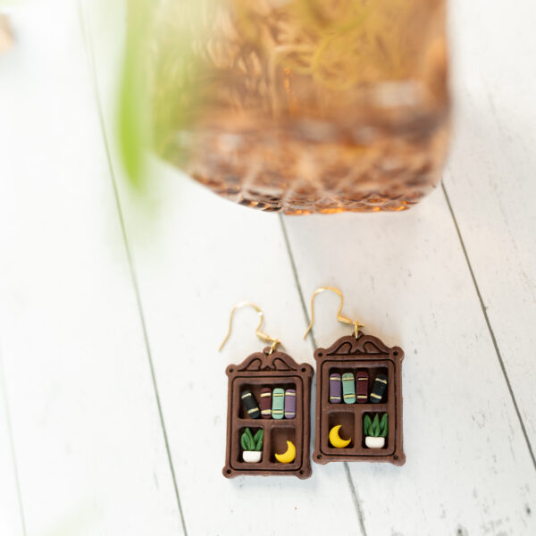 Antique Bookshelf 006