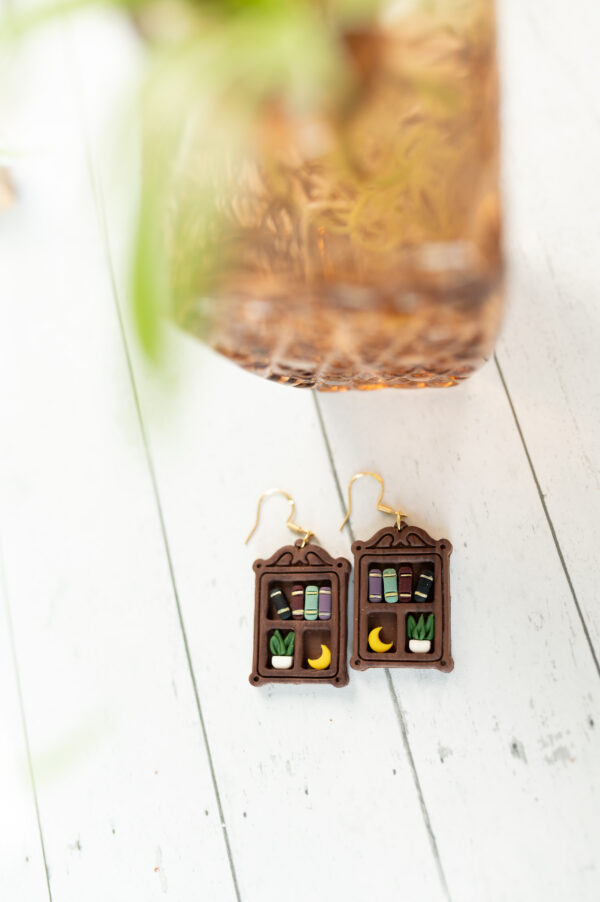 Antique Bookshelf 006