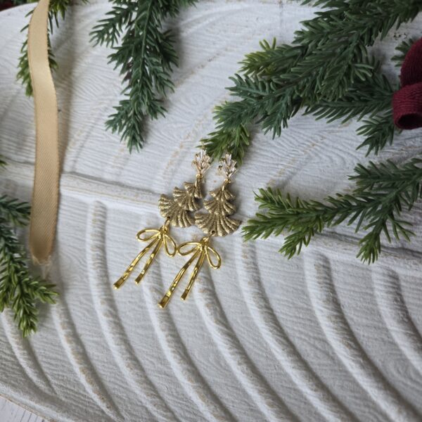 20251123_113125 Gold Trees with Bow