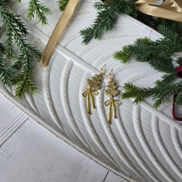 20251123_113318 Gold Glitter Trees