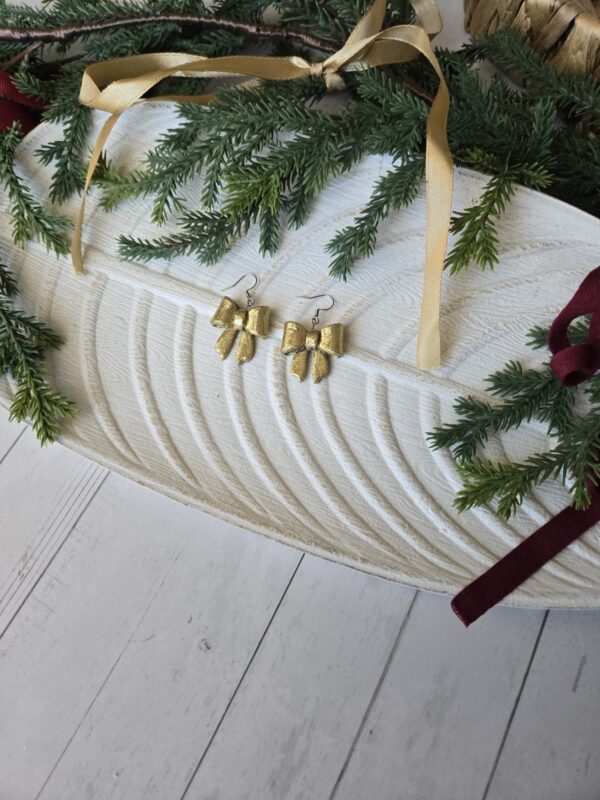 20251127_114433 Gold Bows