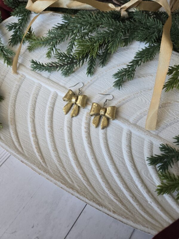 20251127_114438 Gold Bows