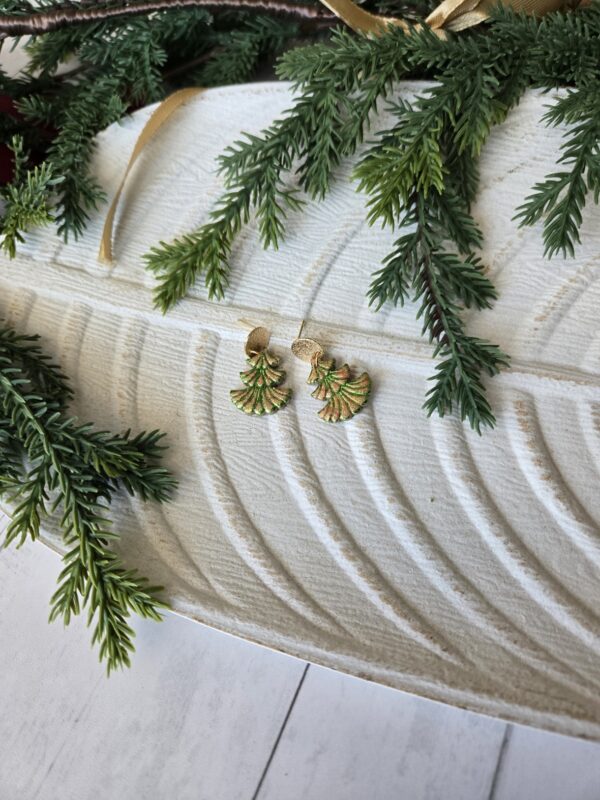 20251127_121439 Pink/Gold/Green iridescent Trees