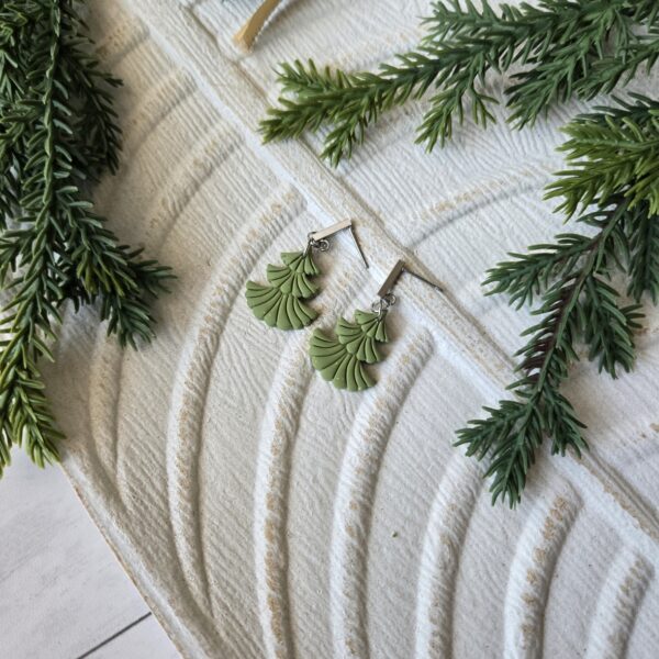 20251127_121532 Simple Green Tree