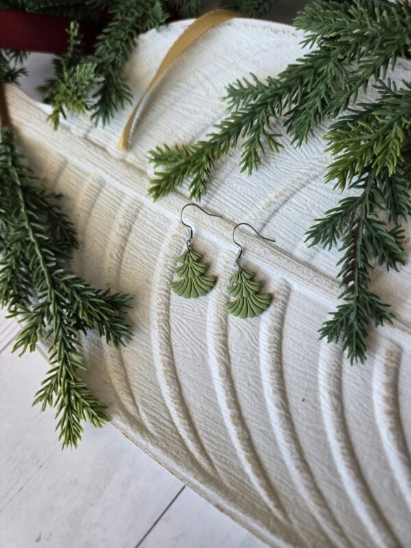 20251127_121547 Green Tree on Fishhook