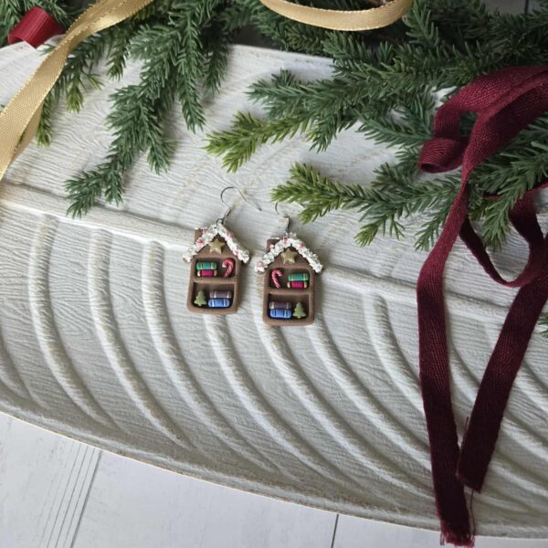 gingerbread2. Gingerbread Bookshelf #2