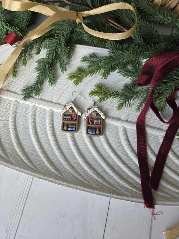 gingerbread2. Gingerbread Bookshelf #2