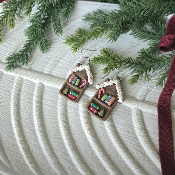 gingerbreadhouse1 Gingerbread Bookshelf #1