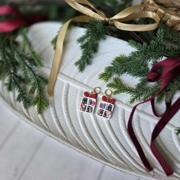 present2 Present Bookshelf #2