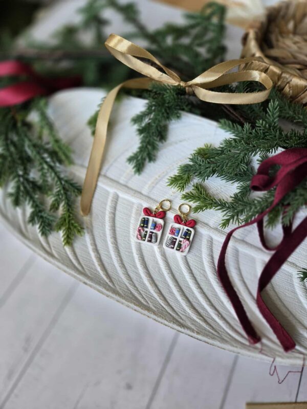 present2 Present Bookshelf #2