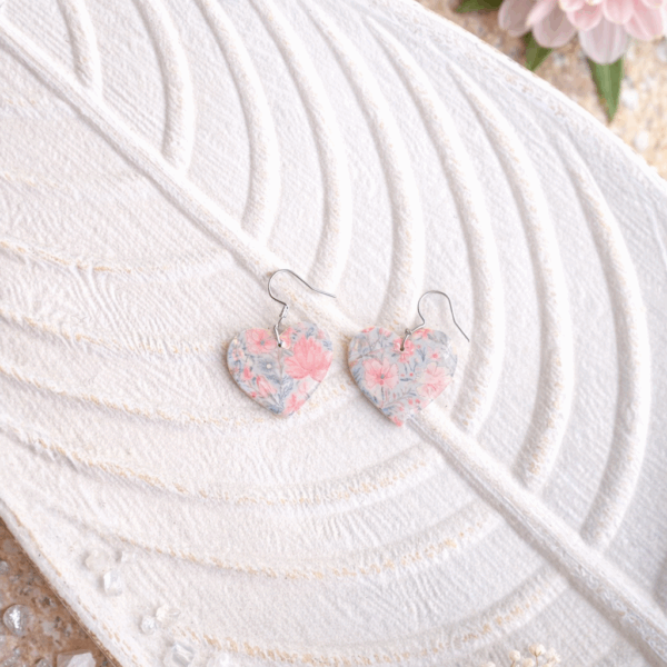 1000016382 (2) Blue Floral Hearts